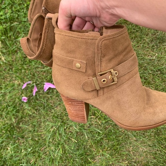FRANCO SARTO DORINDA TAN SUEDE ANKLE BOOTIES SZ 8 REGULAR Side Zip Chunky Heel - Picture 2 of 10